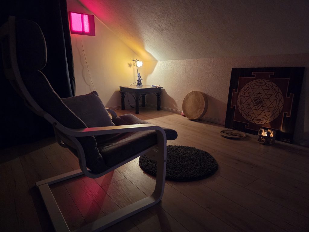 Reiki Einweihung im Séance-Raum bei Heike Kreber